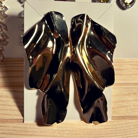 NEW Large Crumpled Goldtone Drop Earrings Designer Luxury Inspired - Picture 5 of 16
